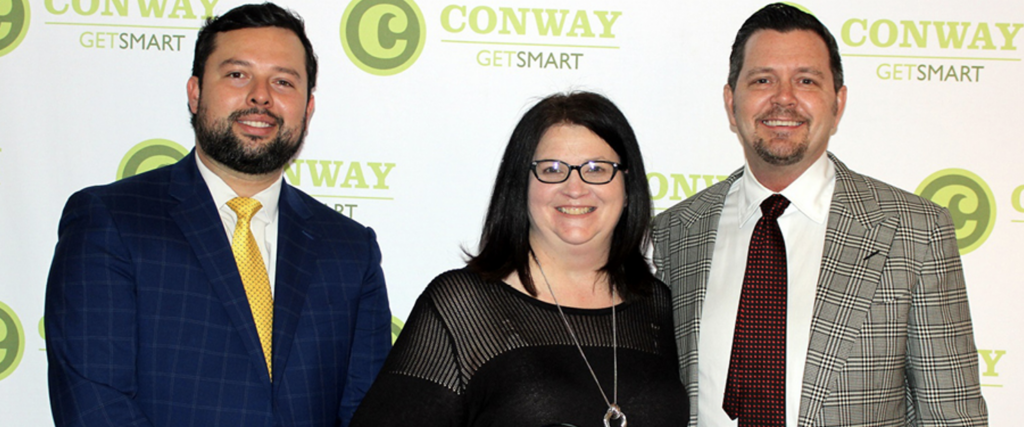 Kemp receives Lloyd Westbrook Good Neighbor Award